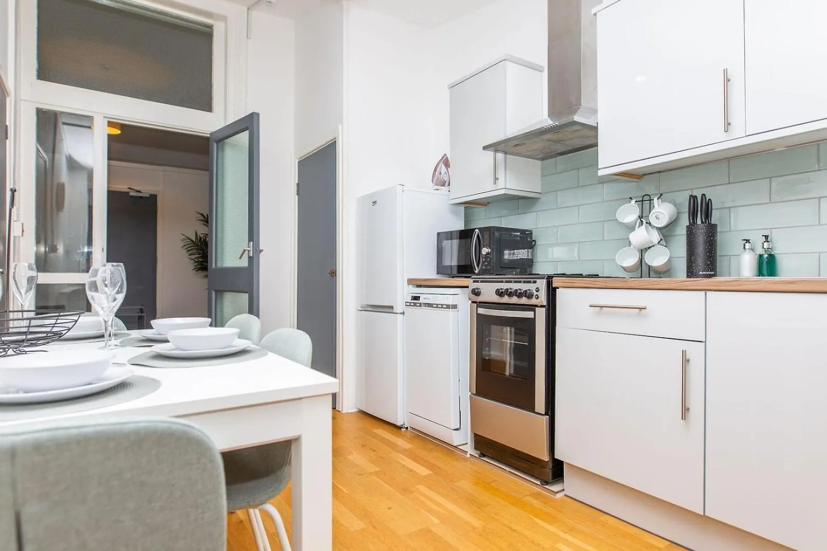 Free Parking | Free Wifi | Smart Tv Apartment Sketty