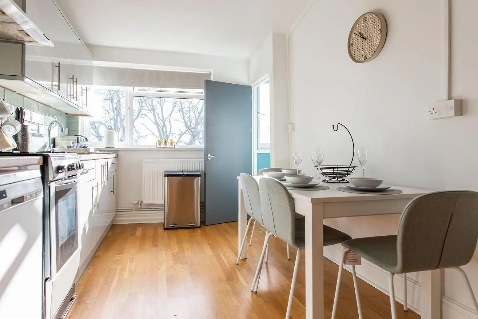 Free Parking | Free Wifi | Smart Tv Apartment Sketty 0*,  United Kingdom
