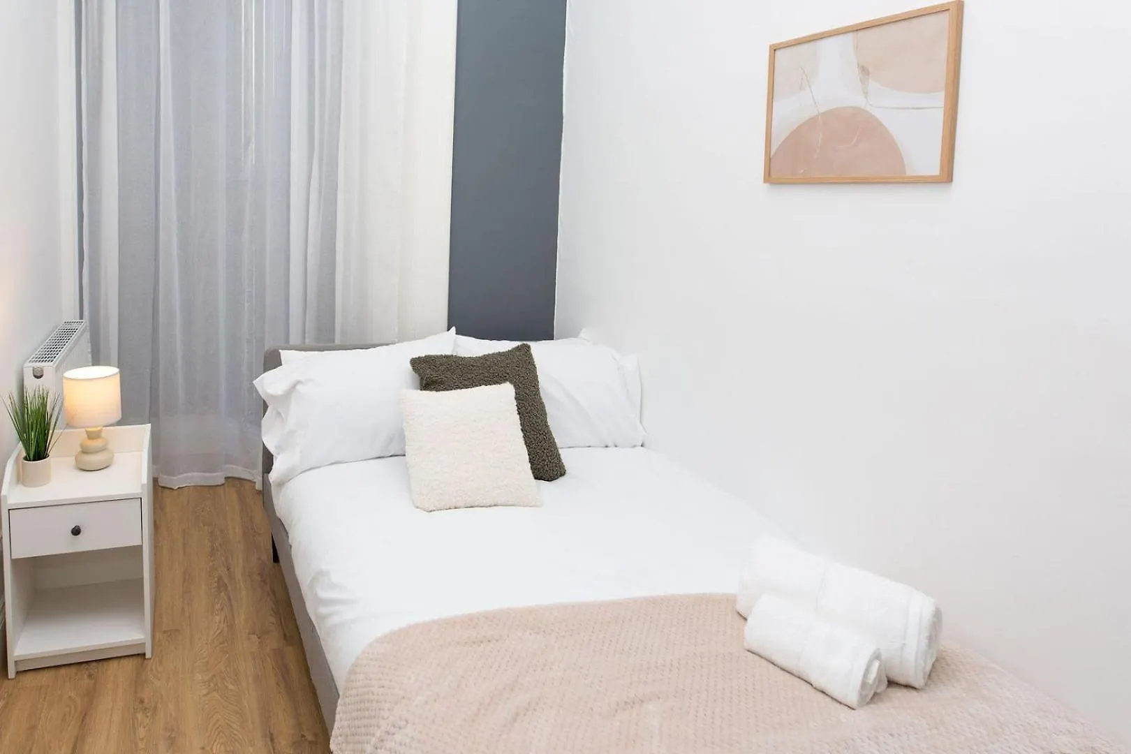 Free Parking | Free Wifi | Smart Tv Apartment Sketty 0*,  United Kingdom