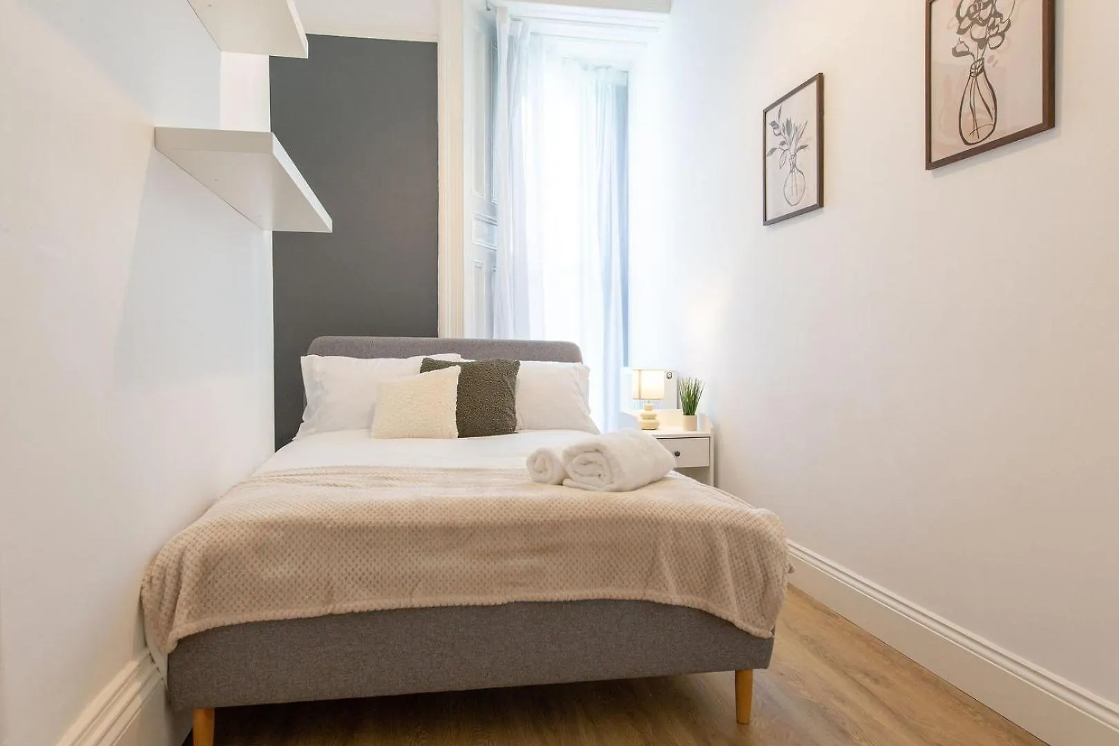 Free Parking | Free Wifi | Smart Tv Apartment Sketty 0*,