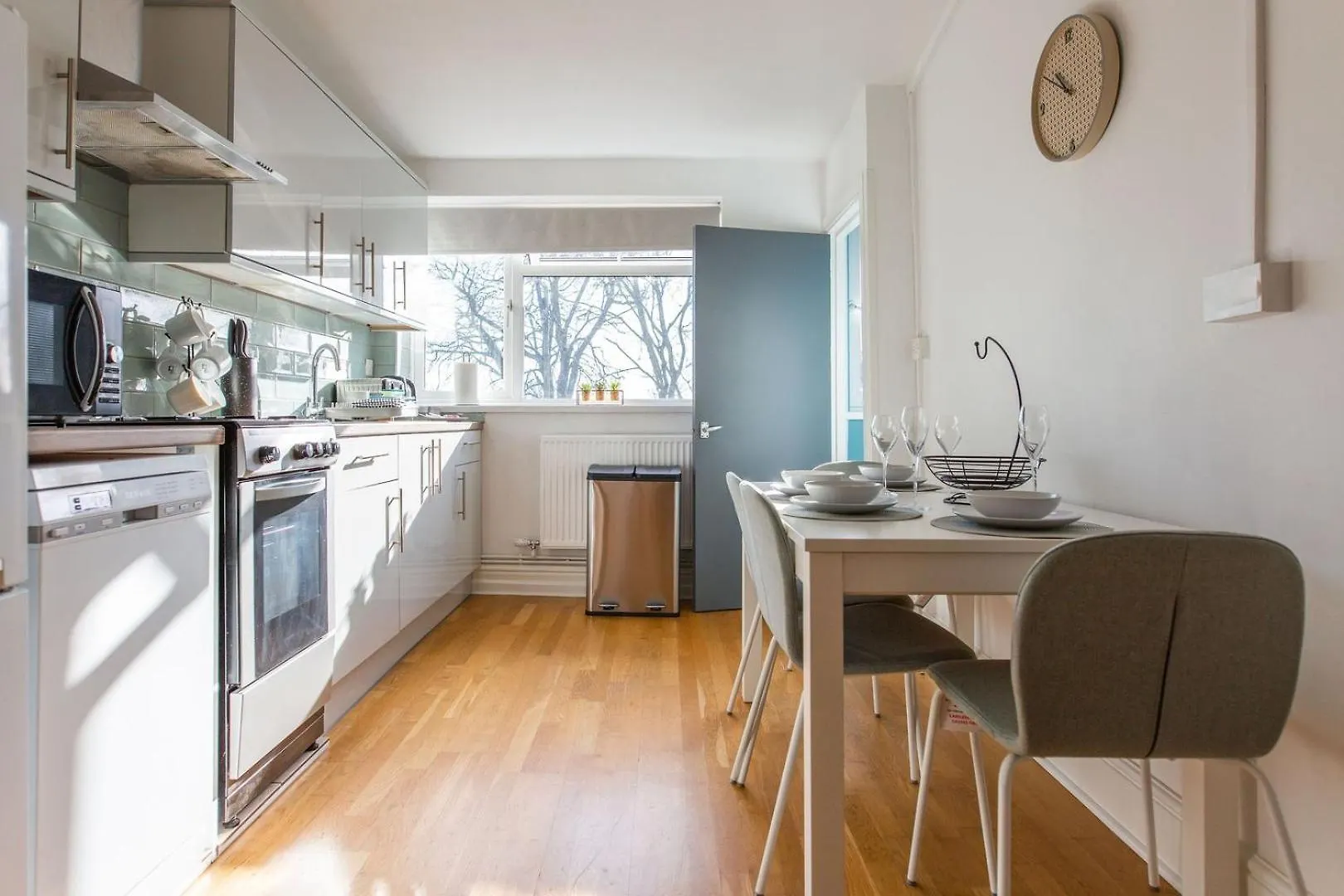 Free Parking | Free Wifi | Smart Tv Apartment Sketty