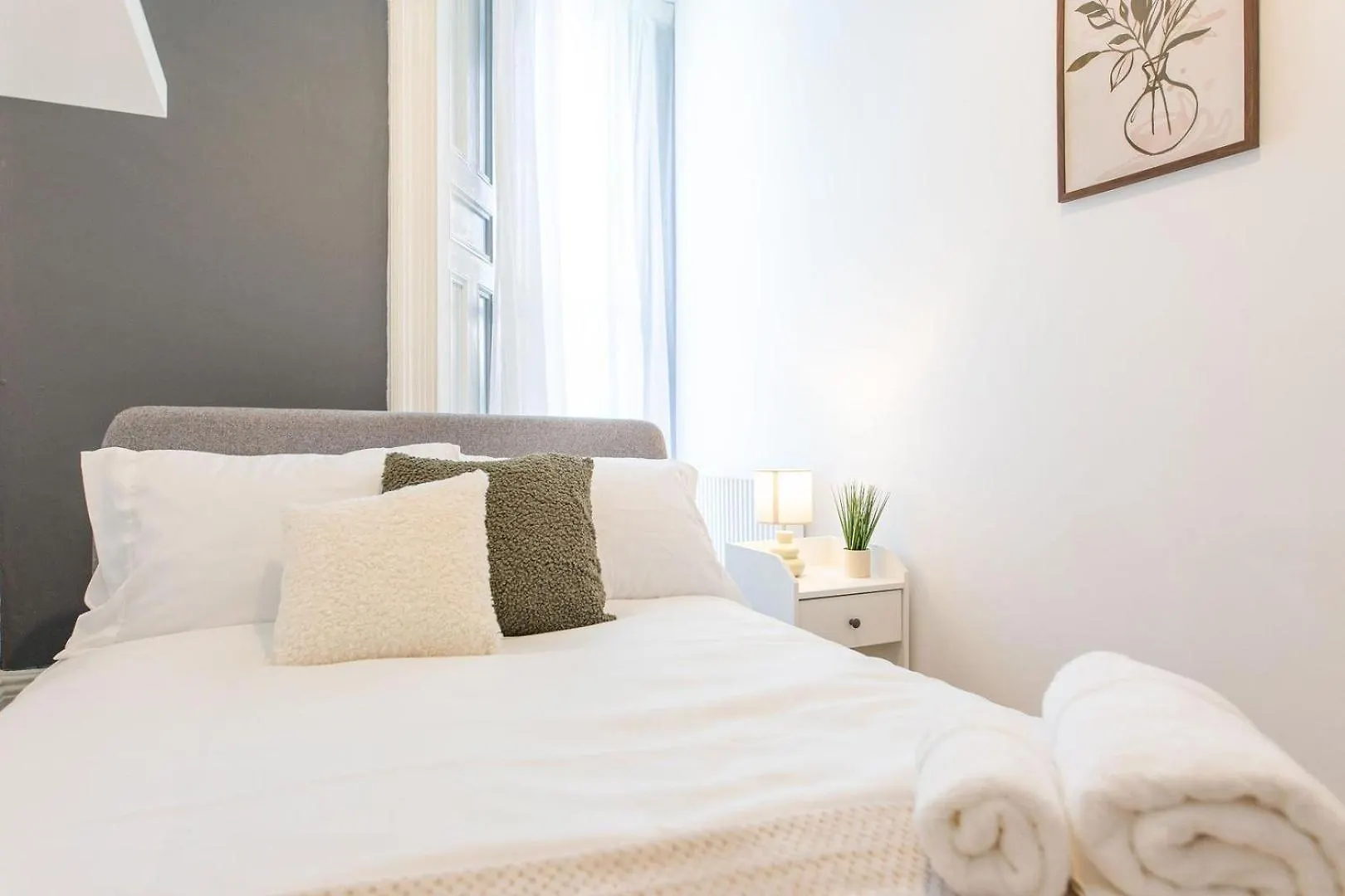 Free Parking | Free Wifi | Smart Tv Apartment Sketty